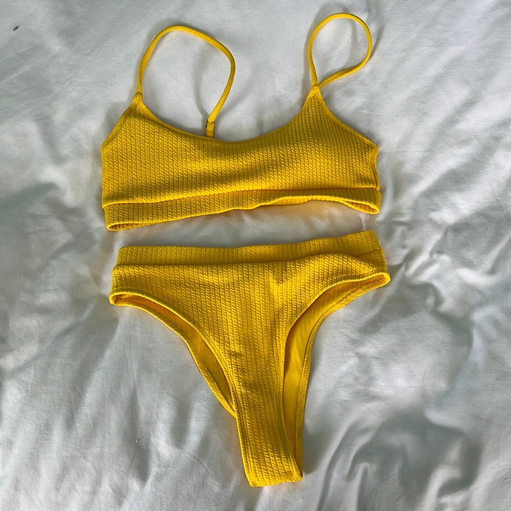High wasted suit